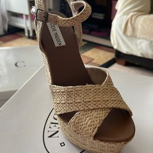Wilma Natural size 8 brand new never worn